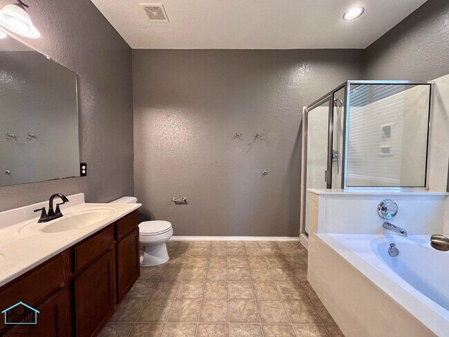 Building Photo - 3802 Mahogany Cove