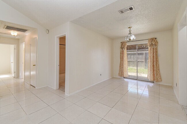 Building Photo - 10927 Spanish Grant Dr