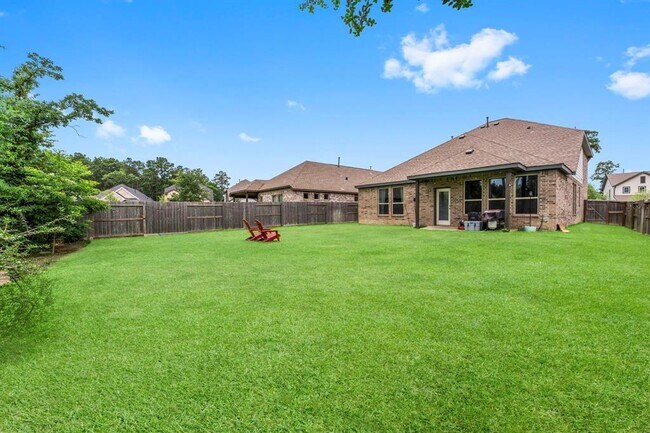 Building Photo - 819 Spruce Pine Dr
