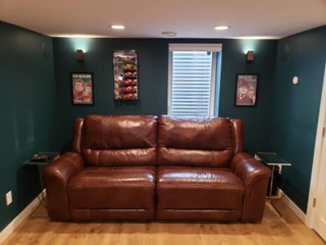Building Photo - Stunning 4 bedroom rambler in beautiful Ro...