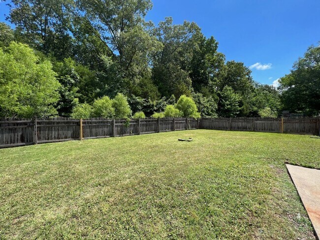 Building Photo - 3 br, 2 bath House - 742 Eaglesham Dr.