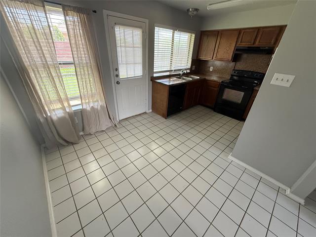 Building Photo - 728 Bluebonnet Dr