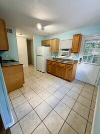 Building Photo - 135 Macey Ave