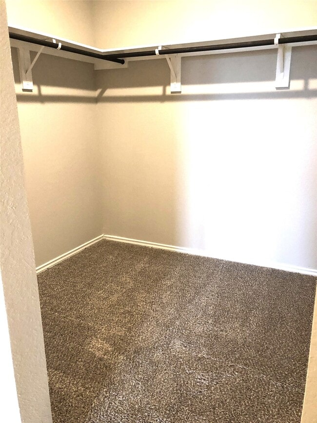 Building Photo - 21422 Chester Cliff Ln