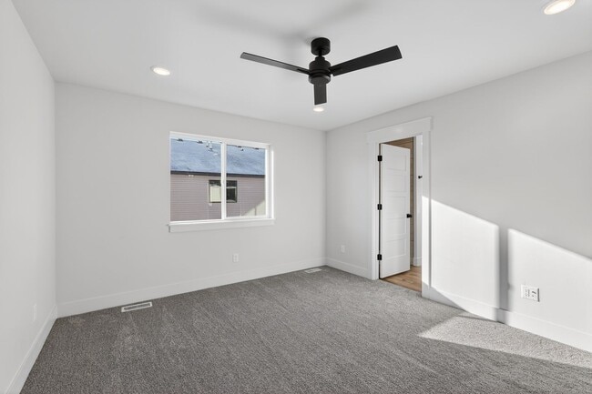 Building Photo - BRAND NEW 3 BED 2.5 BATH TOWNHOMES WITH 2 CAR GARAGE