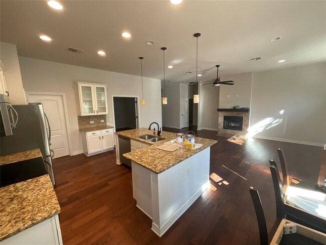 Building Photo - 313 Bedford Dr