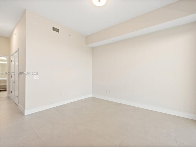 Building Photo - 16385 Biscayne Blvd