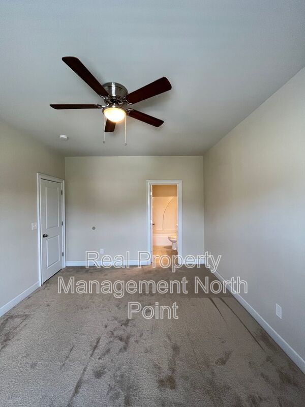 Building Photo - 184 Gray Trl