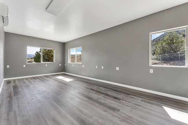 Building Photo - 155 Pioche Rd