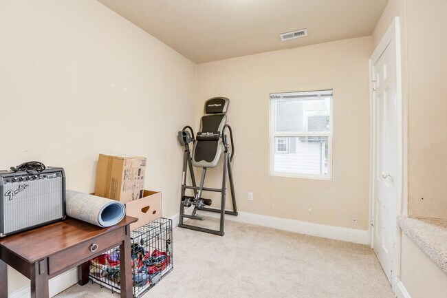 Building Photo - Renovated and Roomy 3 Bedroom Home in the ...
