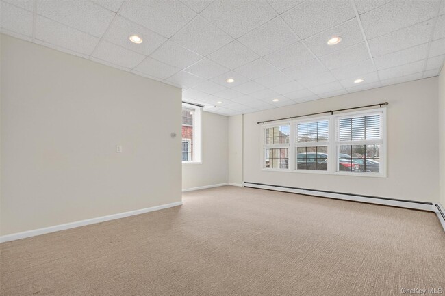 Building Photo - 17 Church St