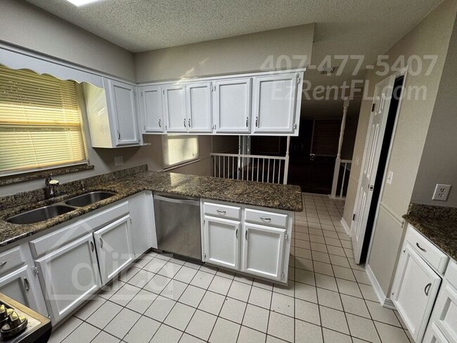 Building Photo - 2496 Bentridge Ct
