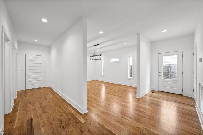 Building Photo - 515 Wilcox St