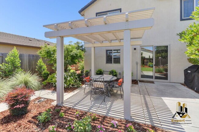 Building Photo - 8256 Schellhous Dr