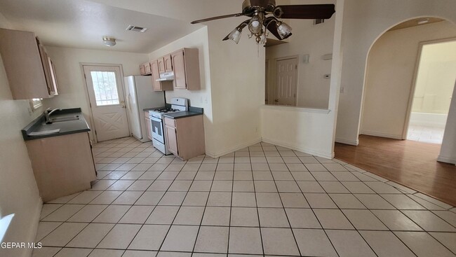 Building Photo - 3457 Carlos Moran Ct