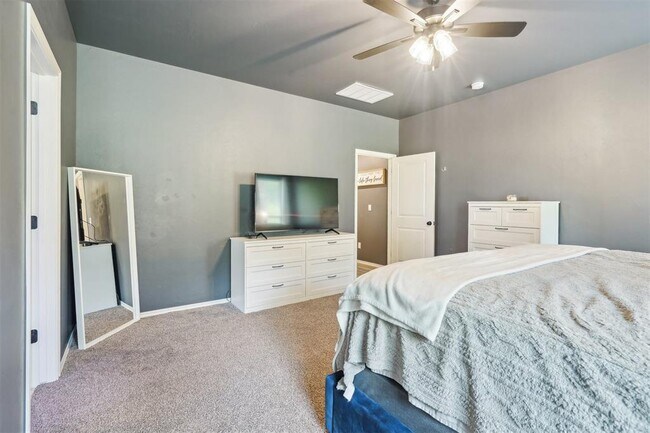Building Photo - 104740 Pimlico Pass