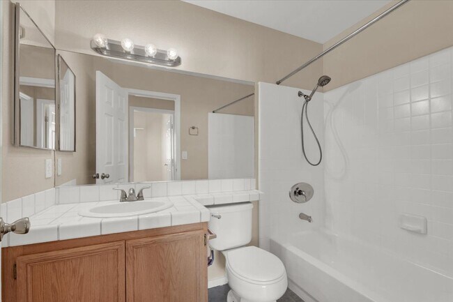 Building Photo - 4646 Spruce Oak Dr