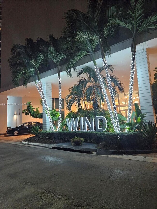 Building Photo - 350 S Miami Ave