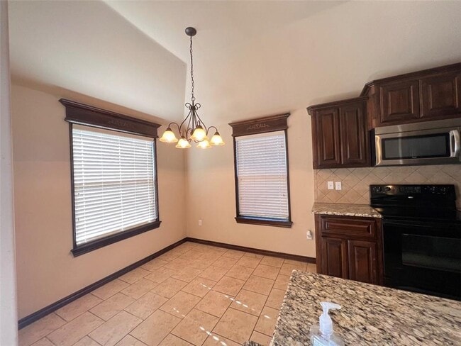 Building Photo - 12108 Chesterfield Ln