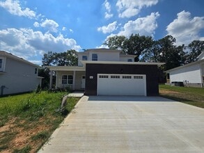 Building Photo - 522 N Halifax Ct