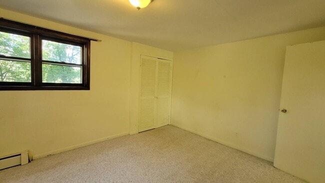 Building Photo - 2093 Creek Rd