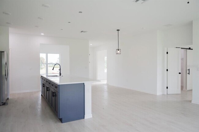 Building Photo - 46 Master Dr