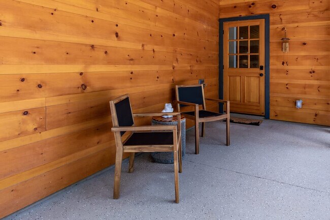 Building Photo - 43 Medina Ct