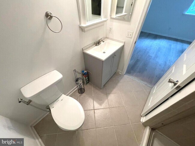 Building Photo - 62 Le Forge Ct