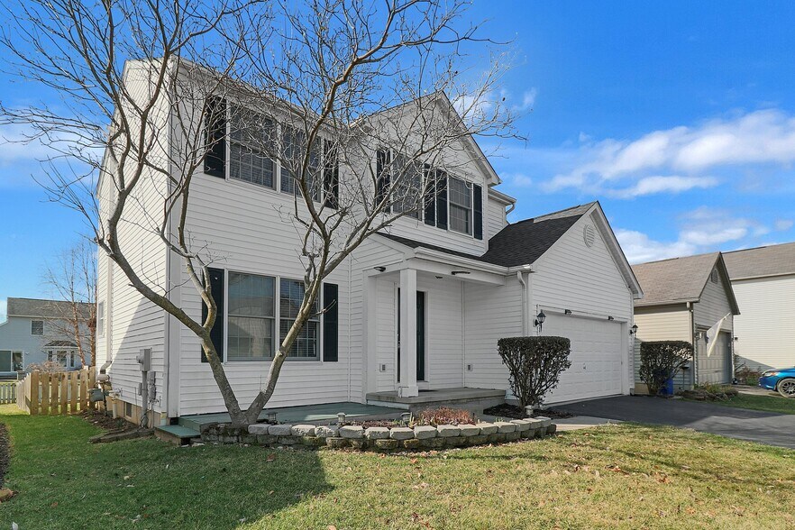 Building Photo - 321 Amber Wood Way