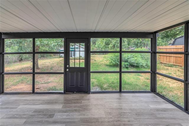 Building Photo - 704 Vine St