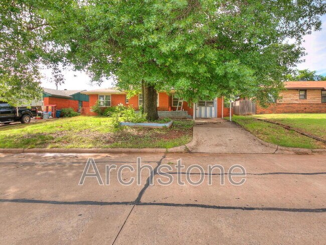 Building Photo - 724 General Senter Dr