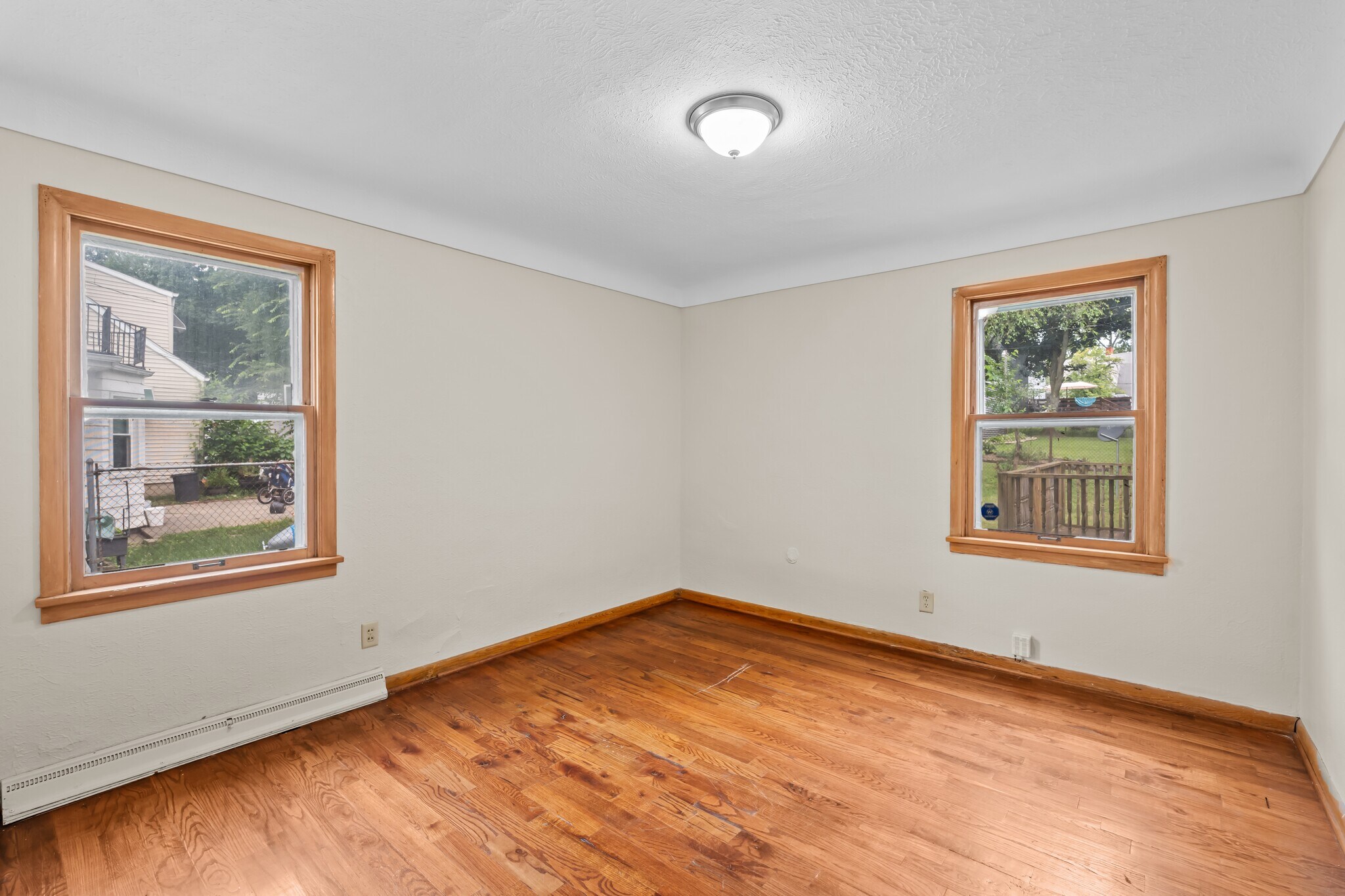 Building Photo - 2024 Southmoor Dr