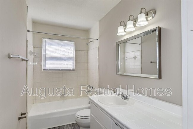 Building Photo - 325 B Verdery Drive