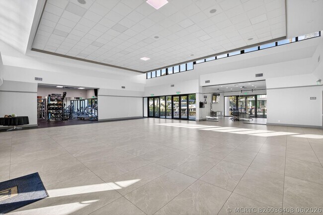 Building Photo - 1000 River Reach Dr
