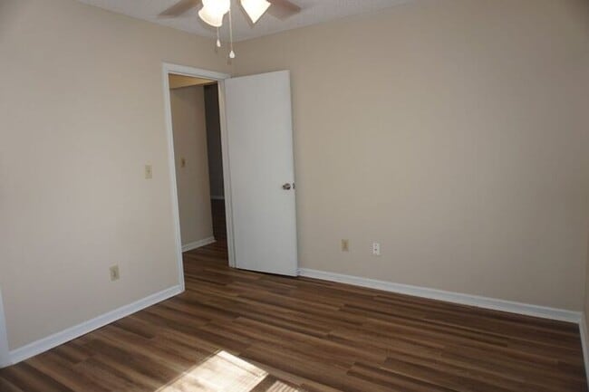 Building Photo - Orange Park - 2/2 flat