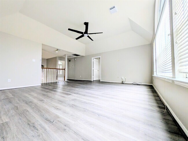 Building Photo - 8803 Wheatland Dr