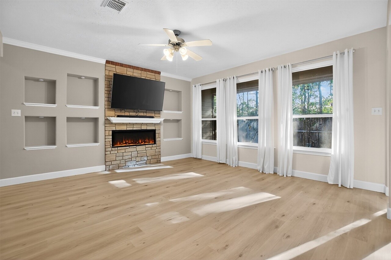 Building Photo - 126 Silver Penny Dr