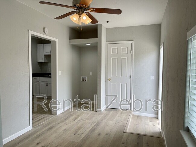 Building Photo - 343 Arlen Dr
