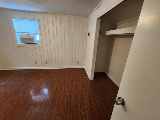 Building Photo - 2431 N Decatur Rd