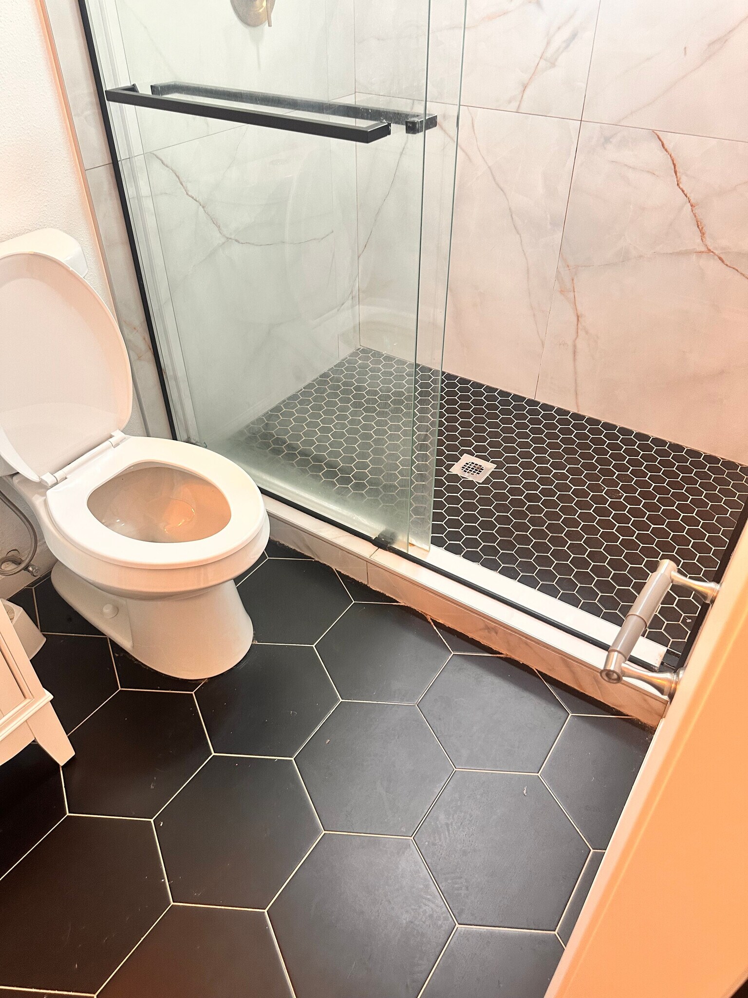 Building Photo - Room in House on Southwest Dr