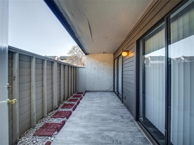 Building Photo - 3075 Walnut Bend Ln