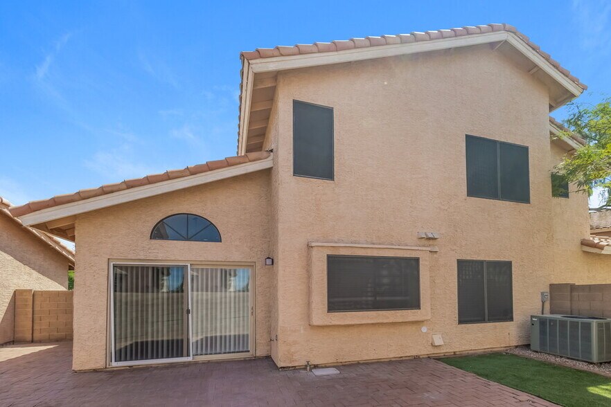 Building Photo - 25 W Gary Ave