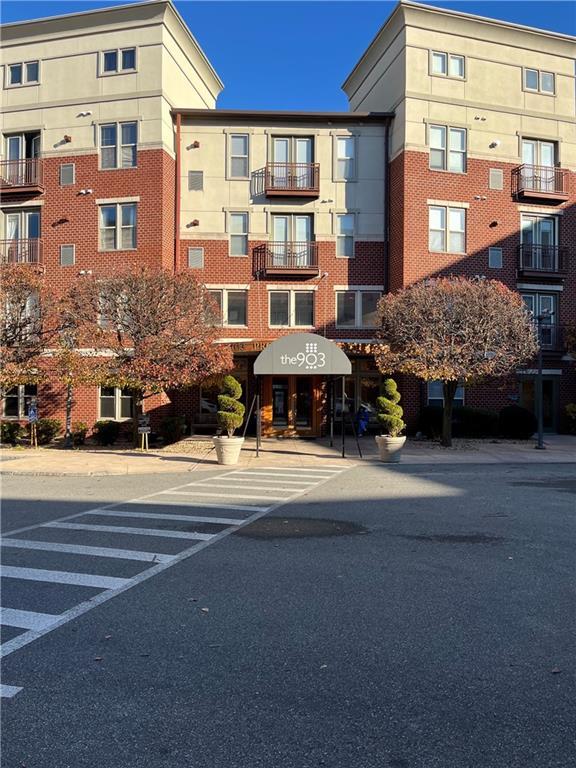 Building Photo - 1000 Providence Pl