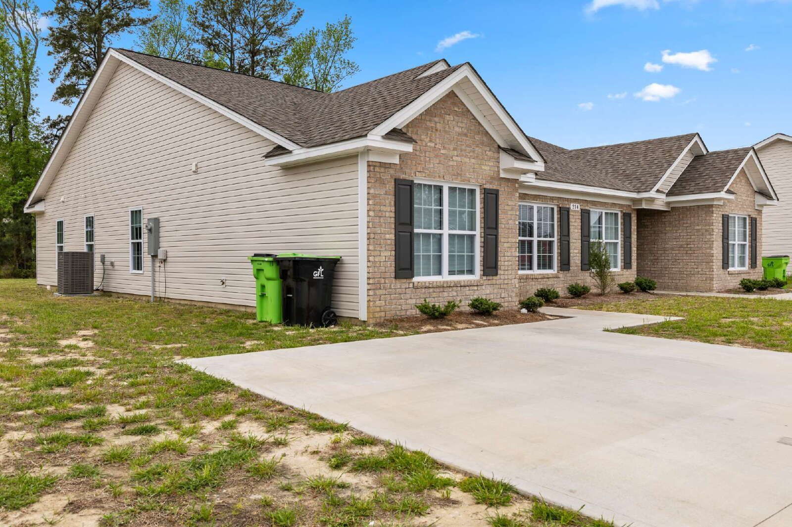 Building Photo - 214 Jeremy Ln