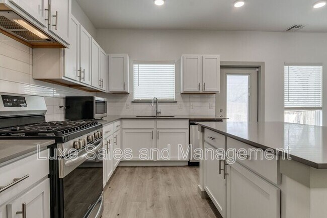 Building Photo - 7907 NW 135th Terrace