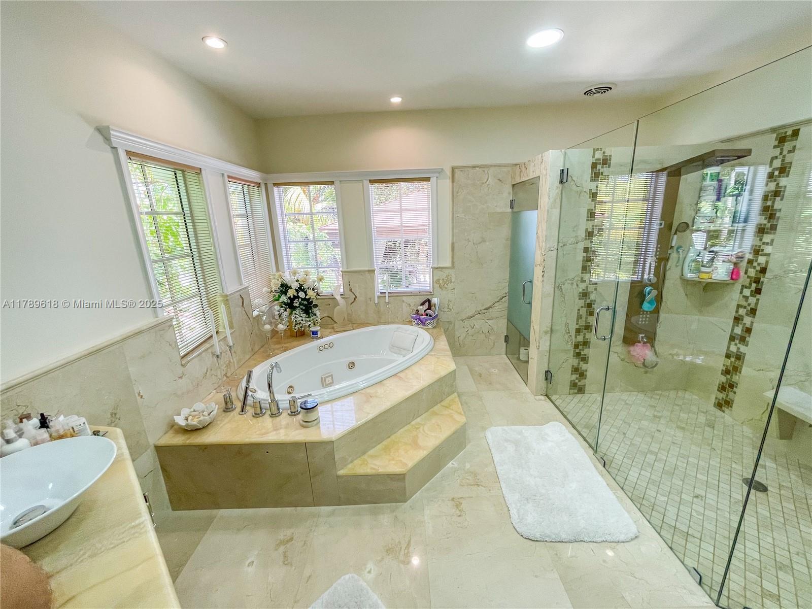 Building Photo - 194 Caoba Ct