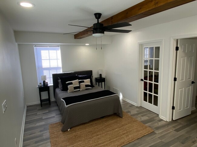 Building Photo - 2200 Parkside Dr