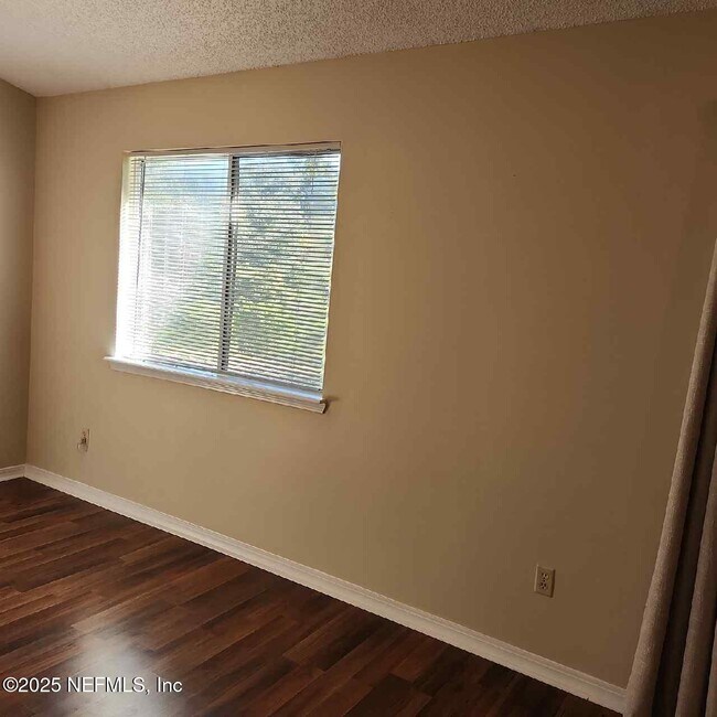 Building Photo - 2210 Captain Kidd Dr