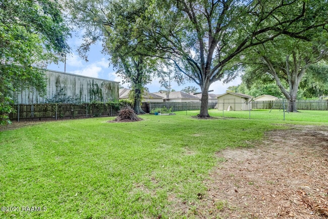 Building Photo - 205 Churchill Dr