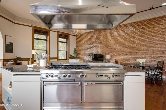 Building Photo - 500 Jefferson St